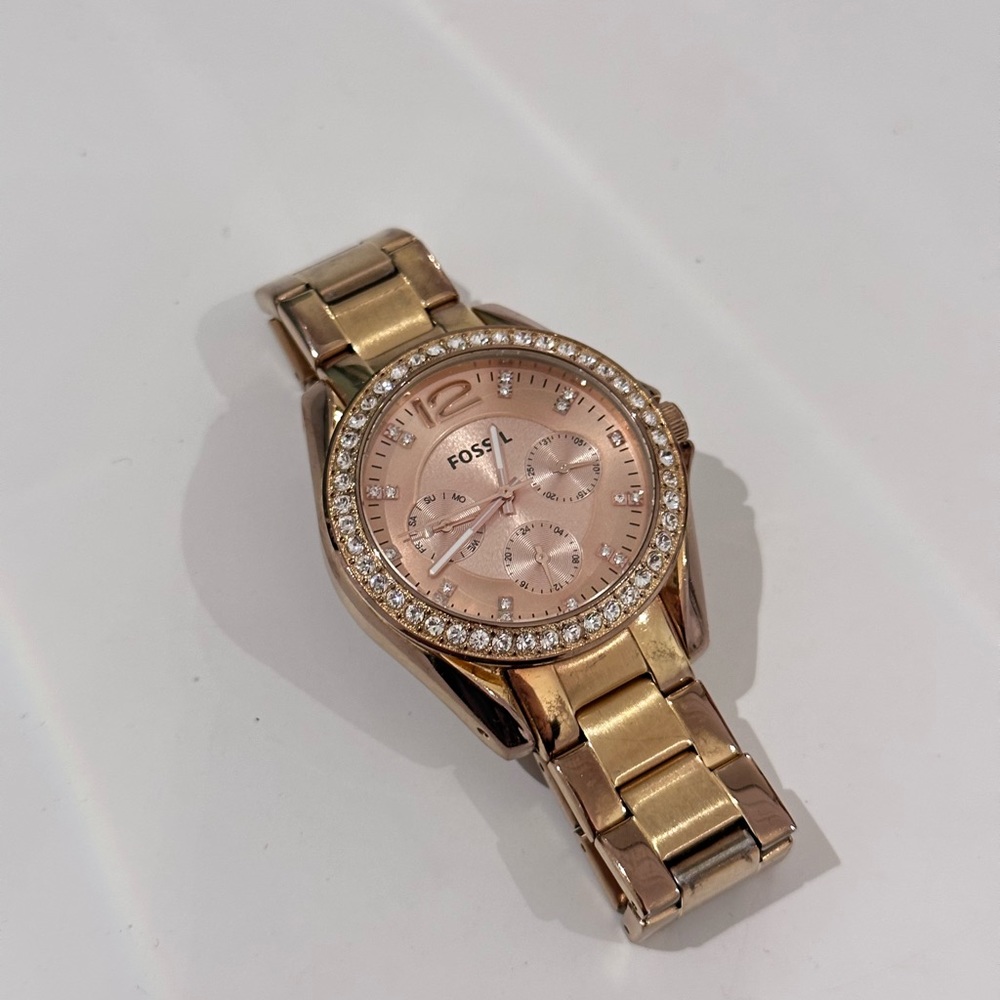 Gently Used Hold Fossil Watch (Womens)
